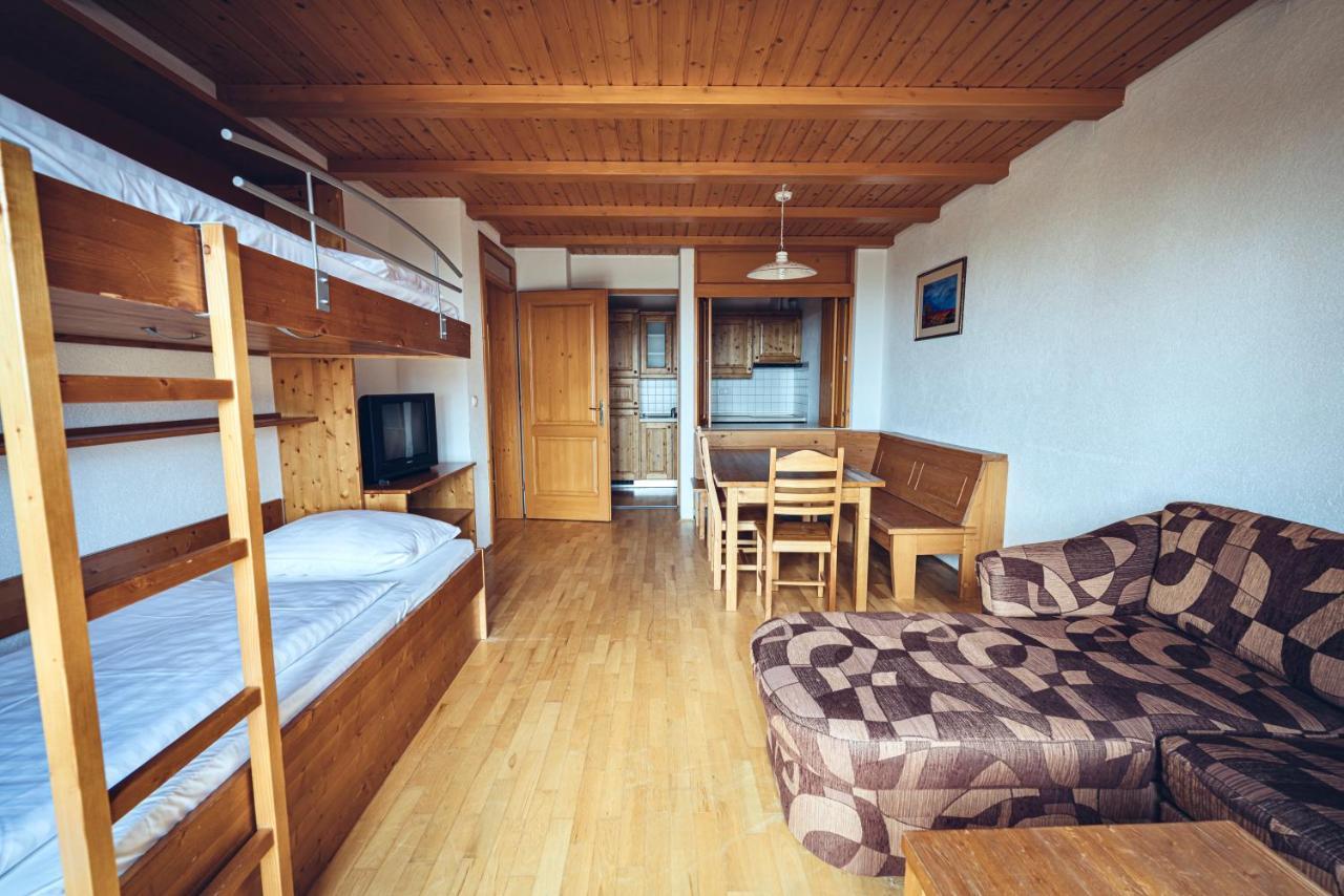 Pohorje Village Wellbeing Resort - Forest Apartments Videc 霍茨科波霍尔耶 外观 照片