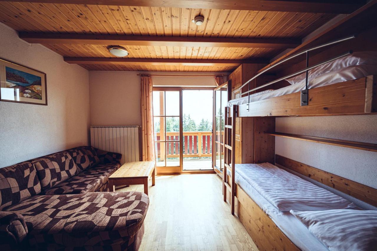 Pohorje Village Wellbeing Resort - Forest Apartments Videc 霍茨科波霍尔耶 外观 照片